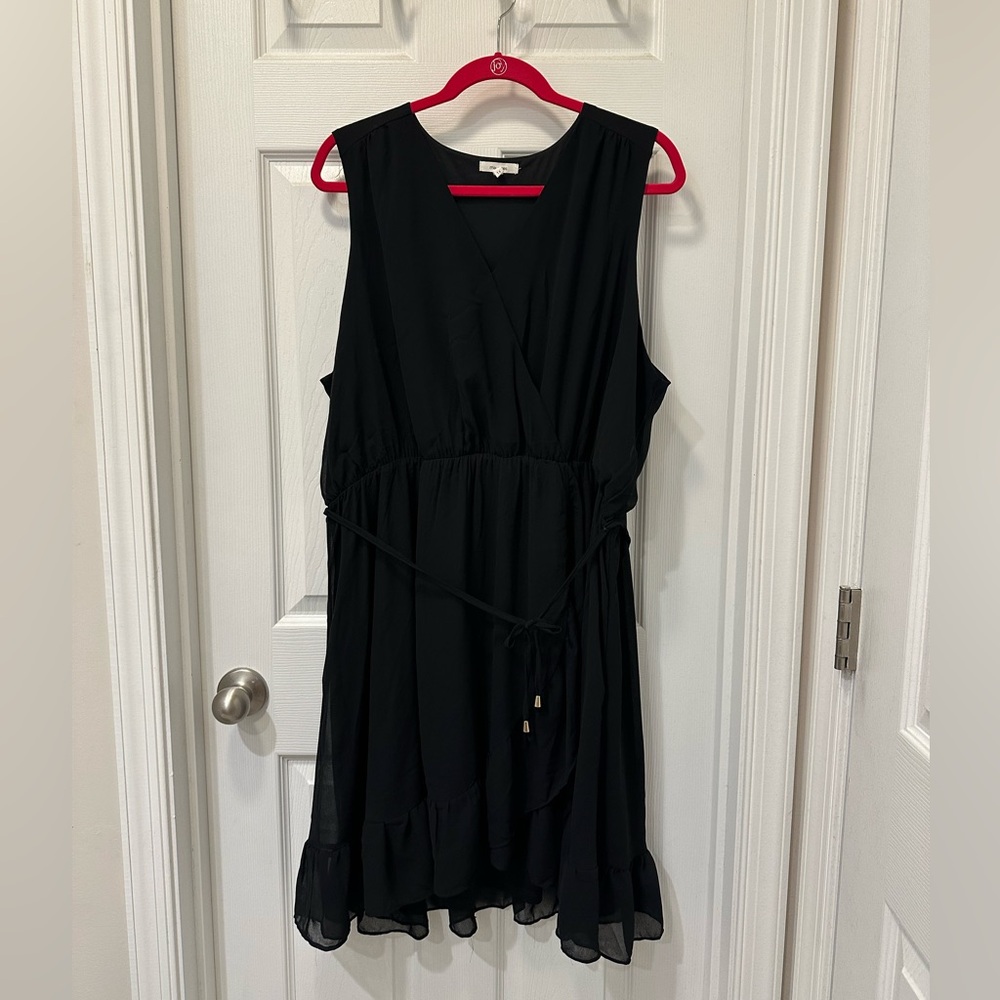 Plus Size Black Sleeveless Dress
